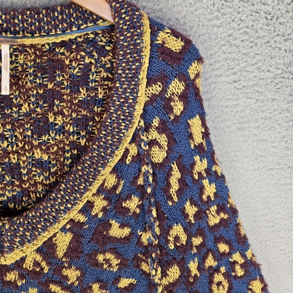 Free People Womens Oversized Sweater Sz S Little Animal Chunky Knit Ling Sleeves - Picture 7 of 14